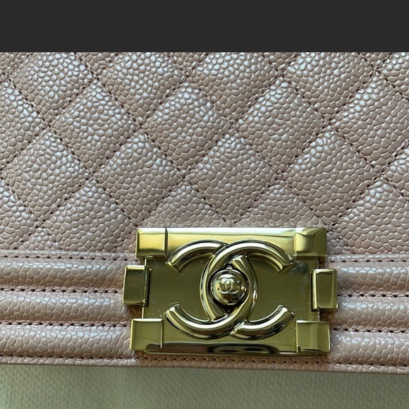 🌸CHANEL caviar quilted Medium Boy - Sakura pink🌸 - Picture 10 of 13